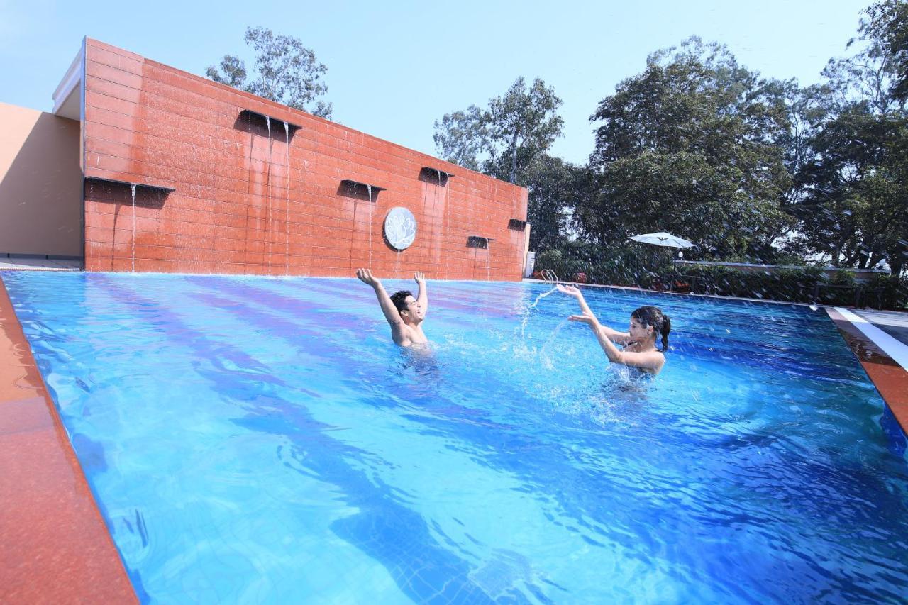 Aveo By Amatra, Gateway To Corbett Hotel Kashipur Екстериор снимка
