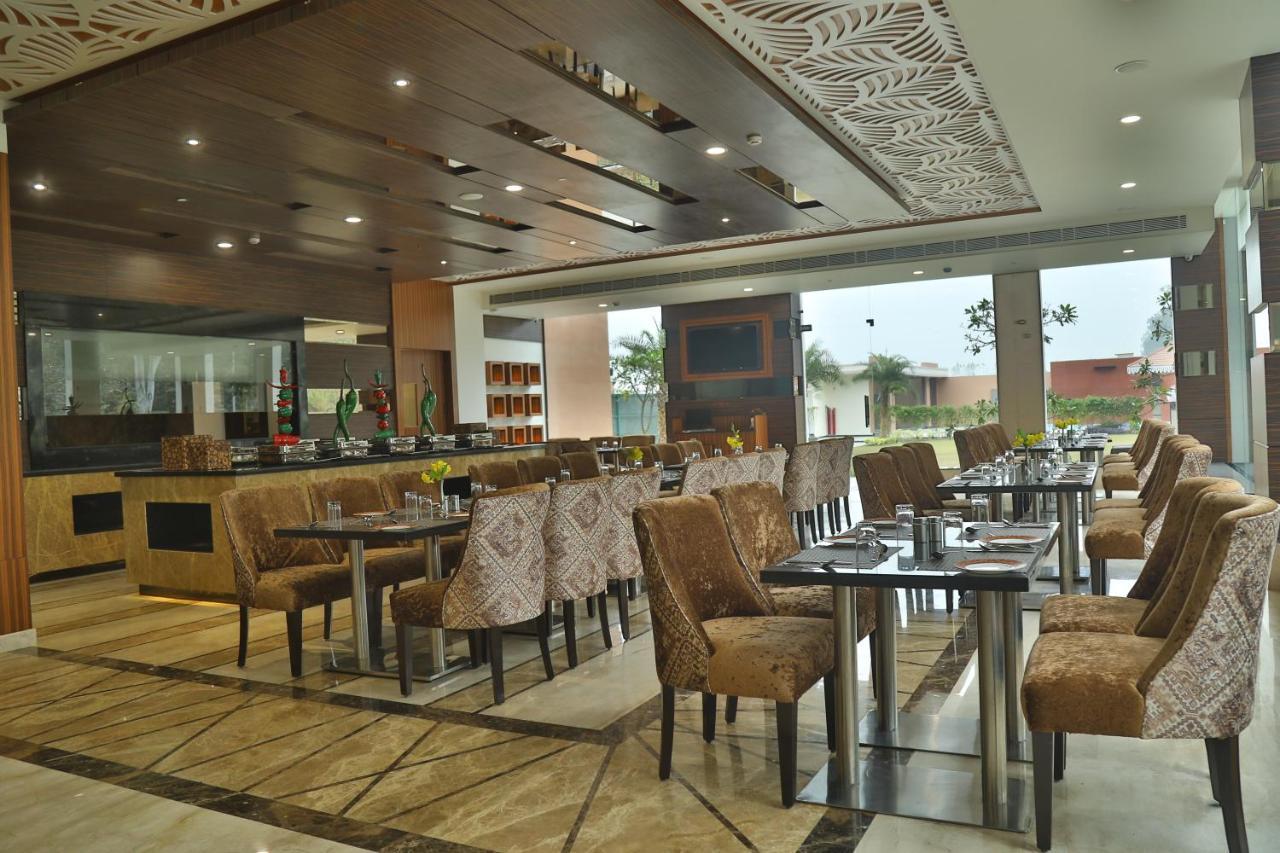 Aveo By Amatra, Gateway To Corbett Hotel Kashipur Екстериор снимка
