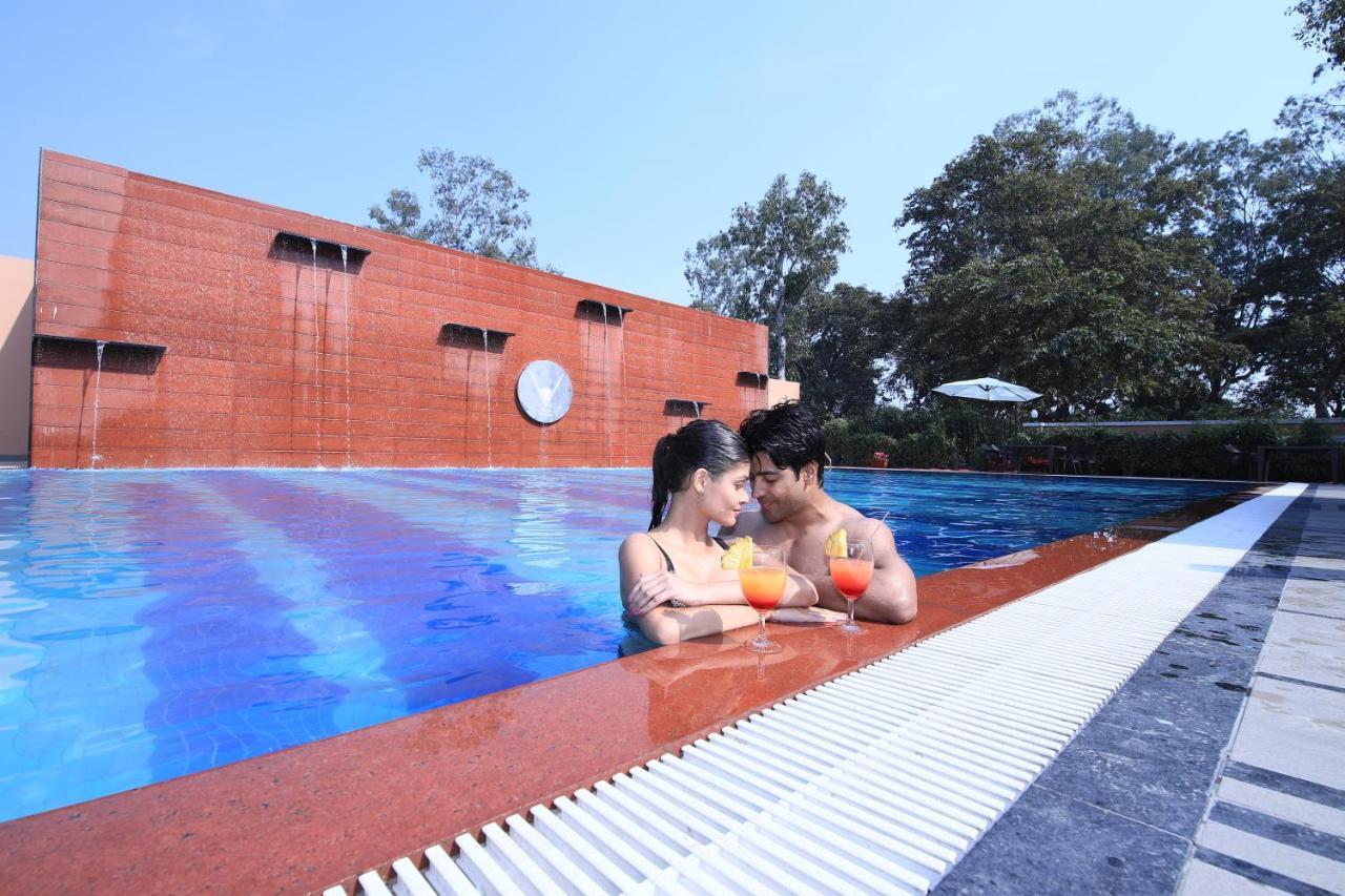 Aveo By Amatra, Gateway To Corbett Hotel Kashipur Екстериор снимка