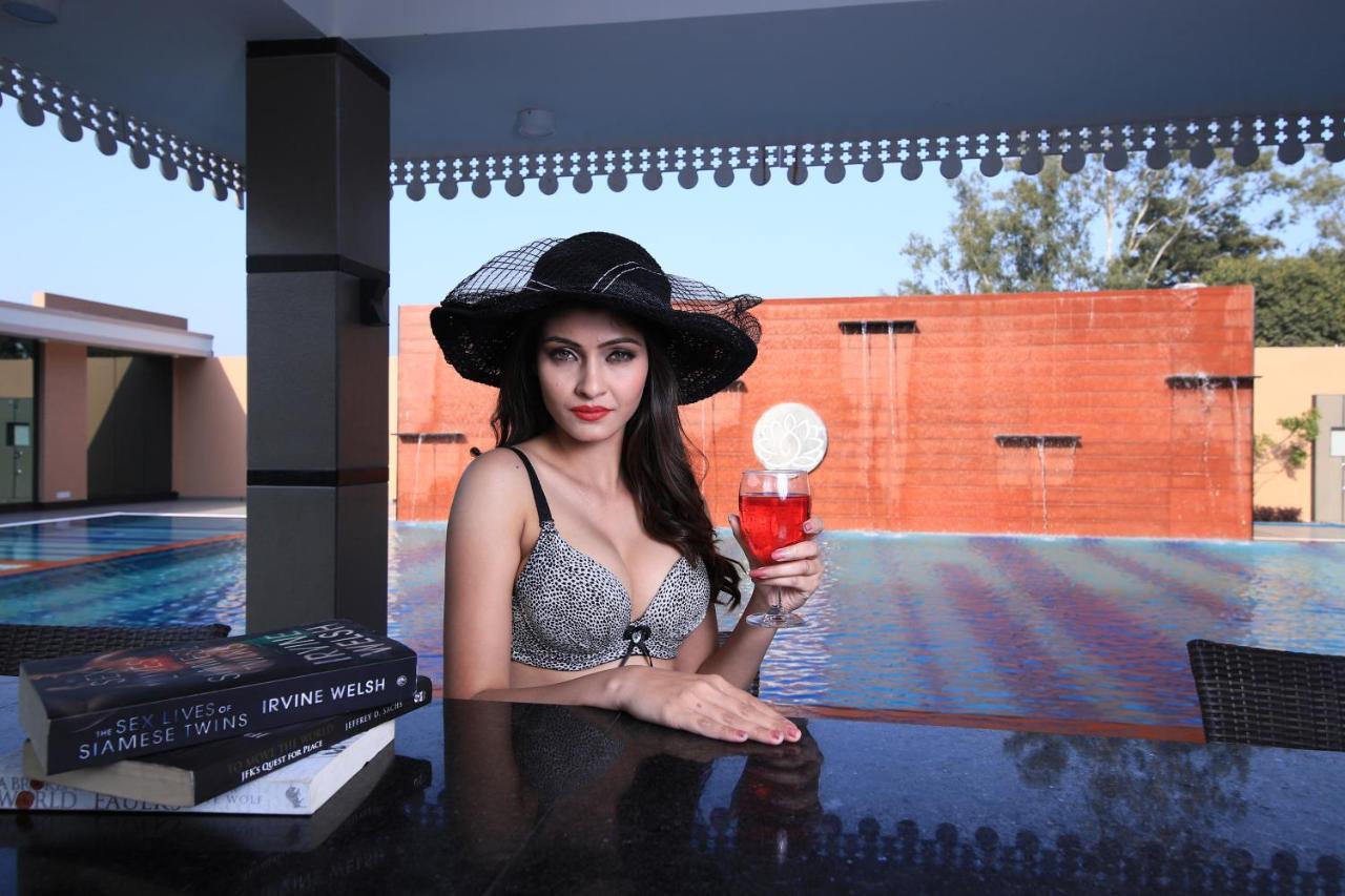 Aveo By Amatra, Gateway To Corbett Hotel Kashipur Екстериор снимка